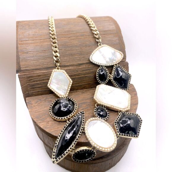 TALBOTS Oversize Statement Necklace Mother of Pearl Black Onyx Gold Preppy - Picture 1 of 4